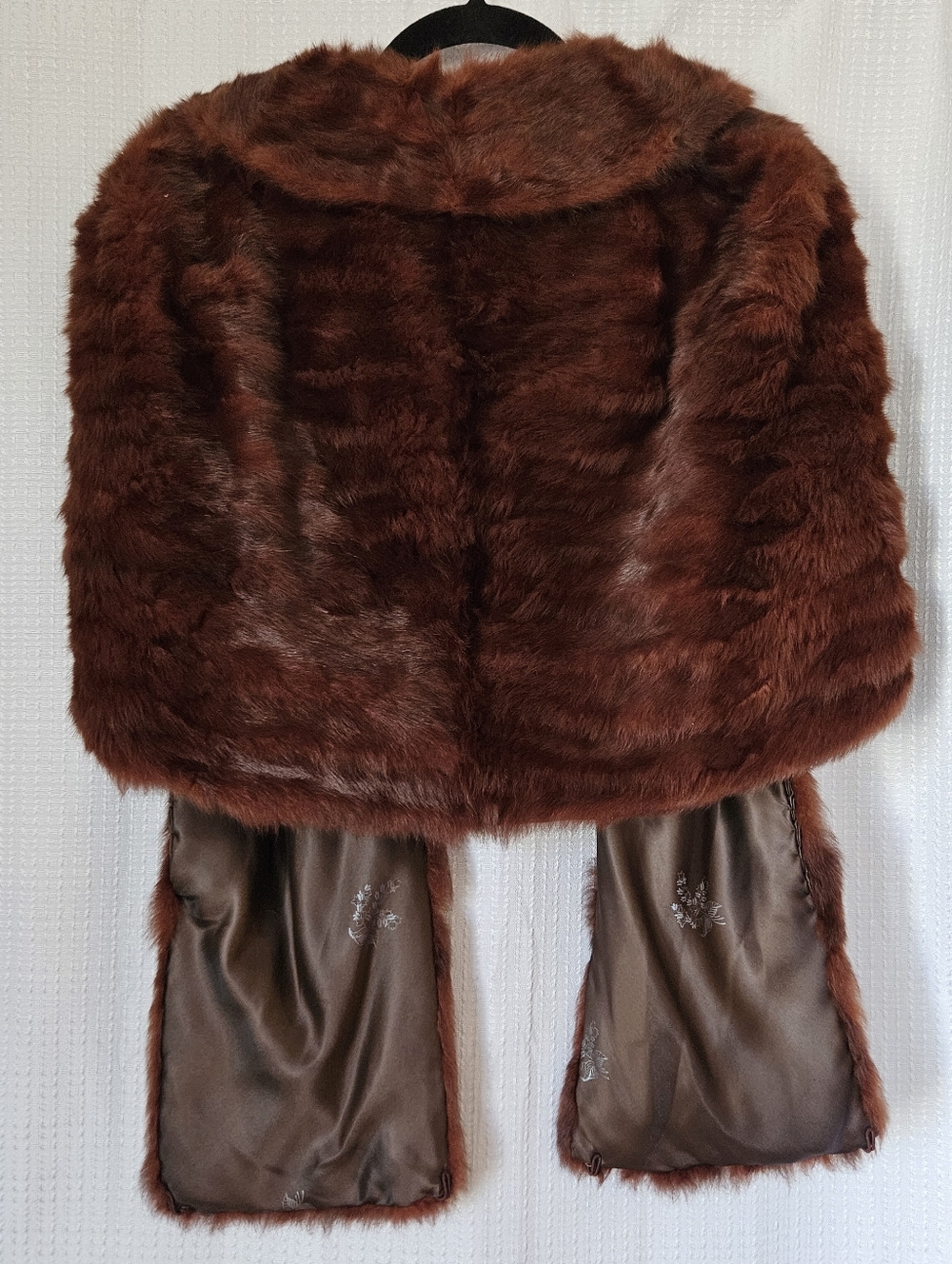 VINTAGE 50's Genuine Heirloom Fur Stole in pristine condition - Picture 10 of 10